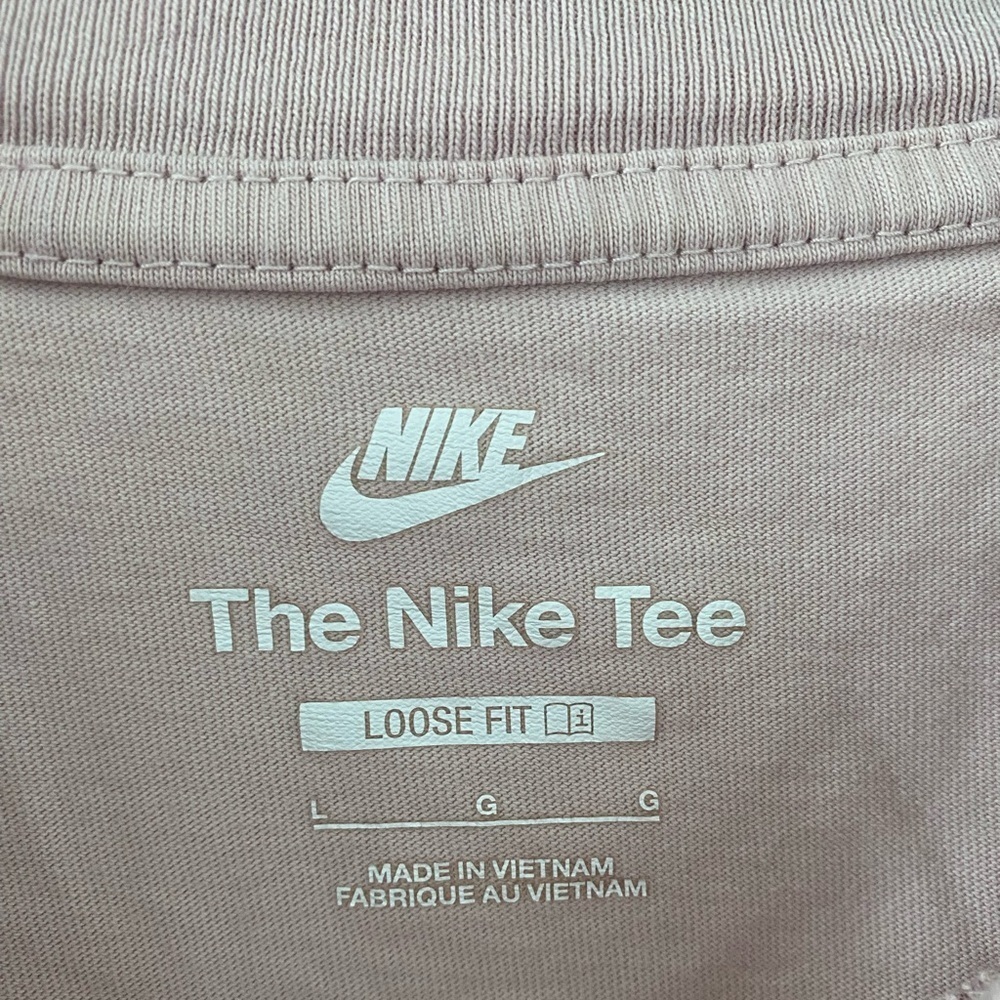 Nike - Men's - Loose Fit - Pink T-Shirt - Size Large - Picture 4 of 6